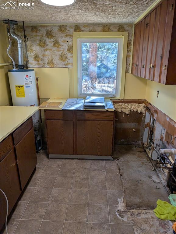 Image 22 of 27: Kitchen