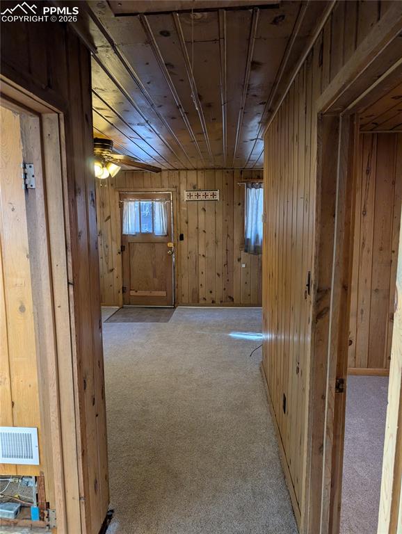 Image 24 of 27: Hallway