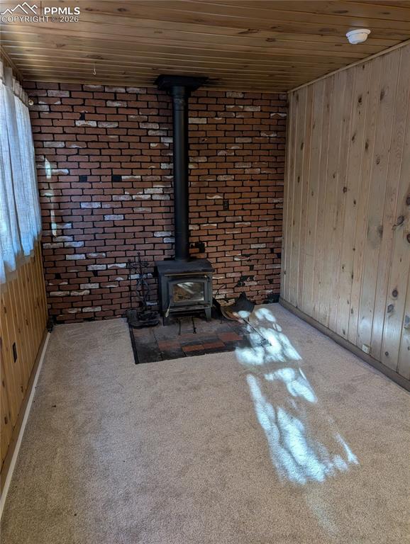 Image 8 of 27: Living Room