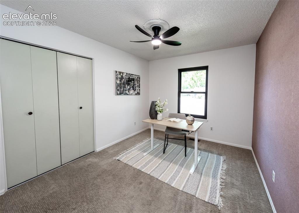 Image 17 of 42: Office