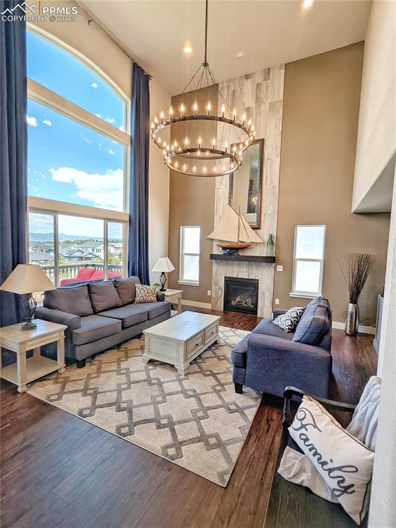 Image 10 of 40: Living Room