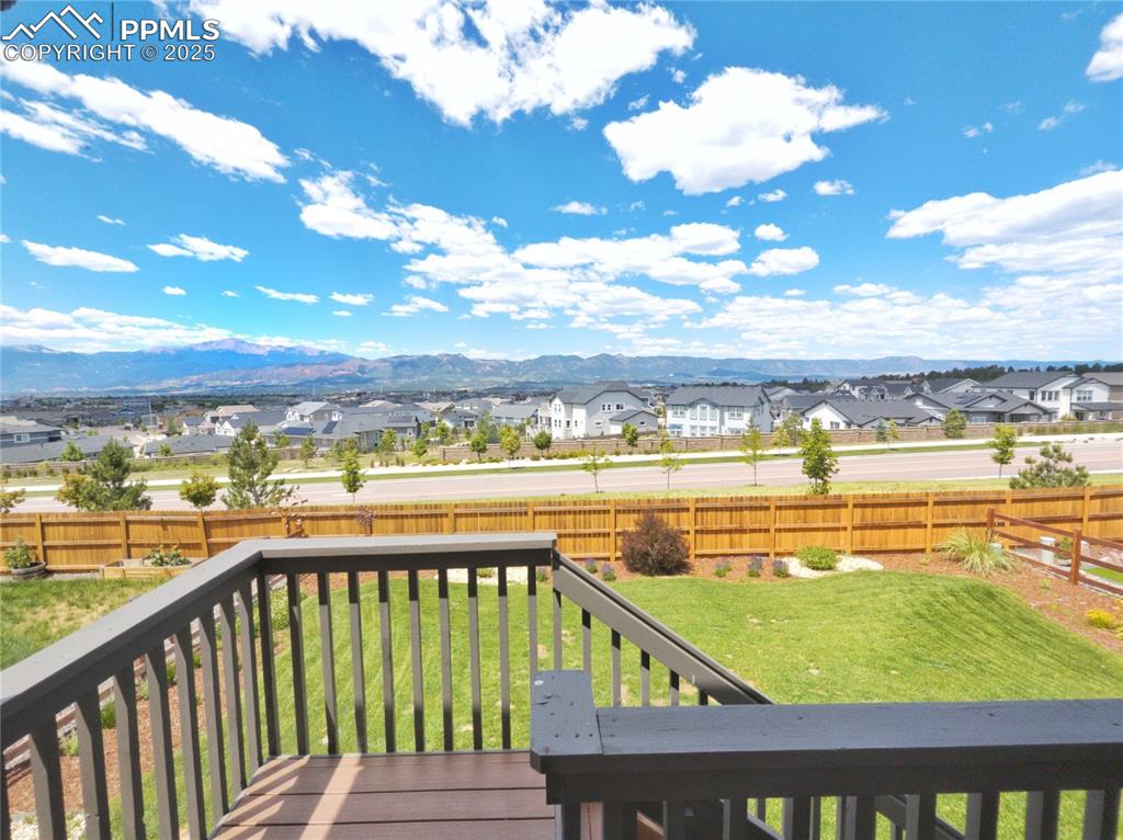 Image 16 of 40: Deck