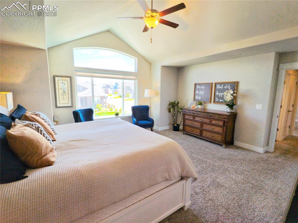 Image 21 of 40: Bedroom
