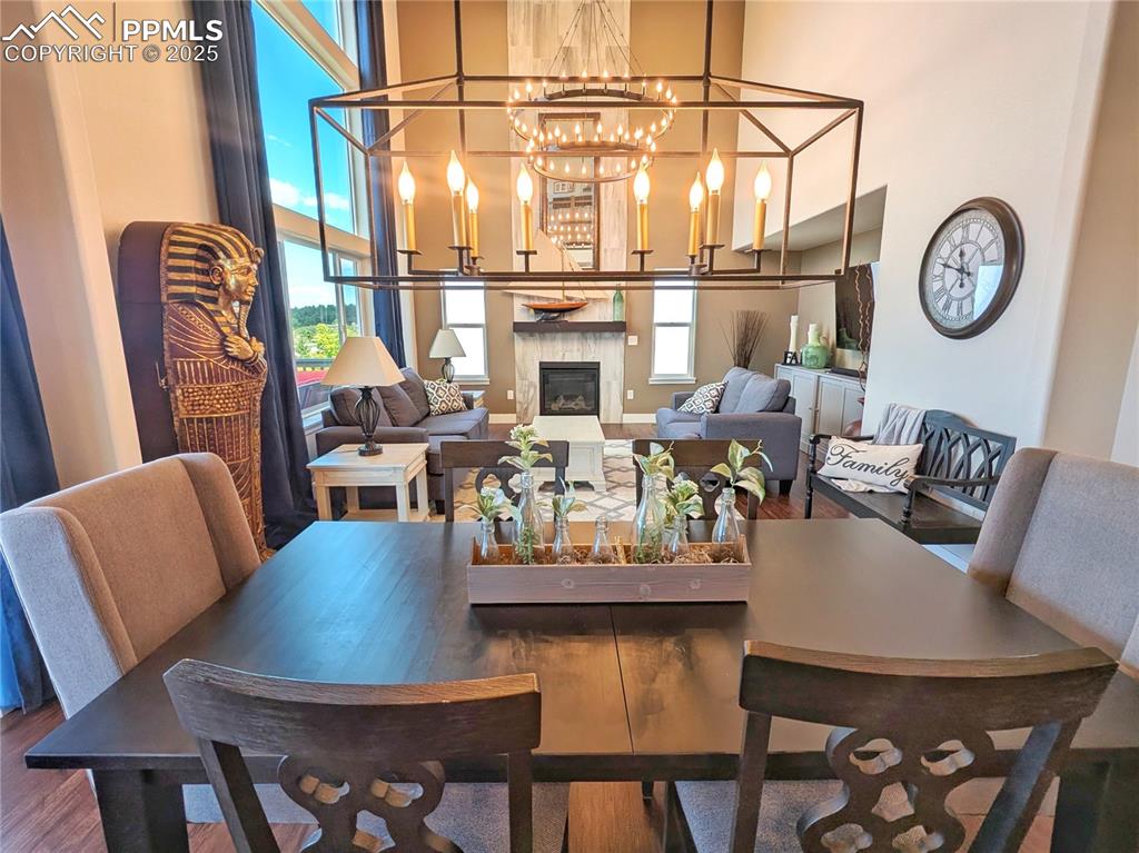 Image 9 of 40: Dining Area