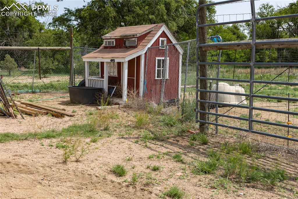 Image 46 of 50: View of outbuilding