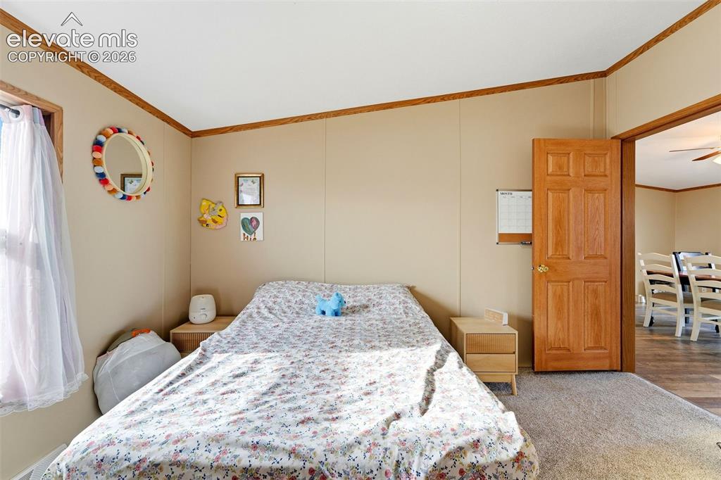 Image 14 of 36: Bedroom