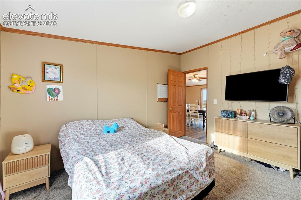 Image 15 of 36: Bedroom