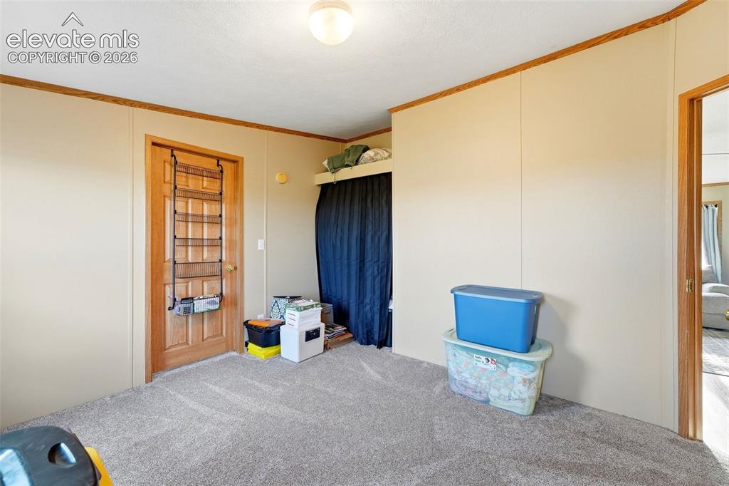 Image 18 of 36: Bedroom