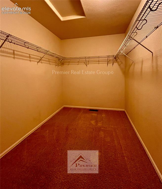Image 10 of 16: Closet