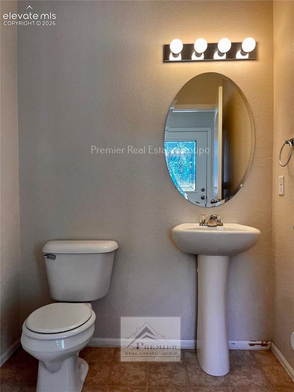 Image 12 of 16: Bathroom
