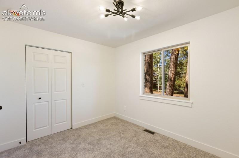 Image 14 of 26: Bedroom