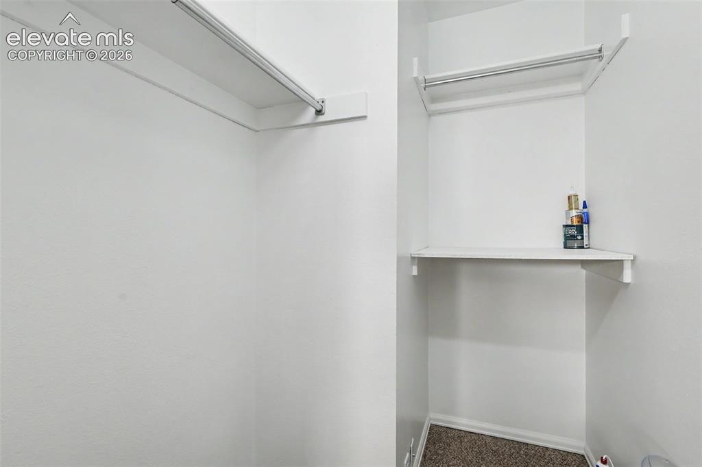 Image 23 of 28: Closet