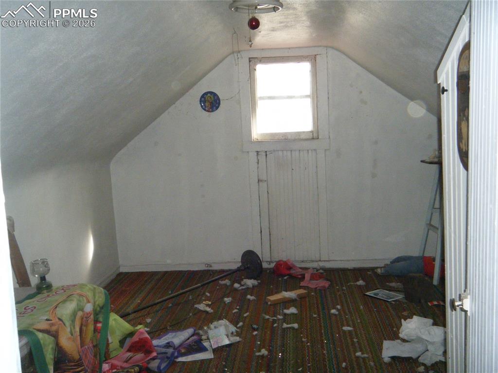 Image 11 of 22: Bedroom