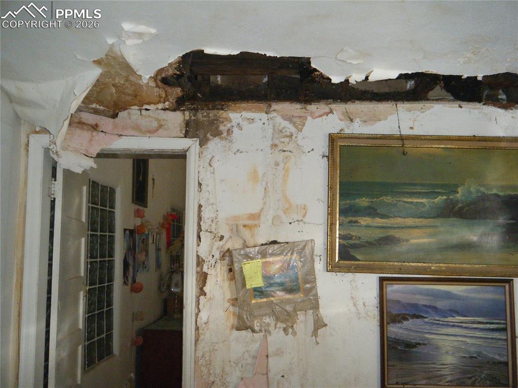 Image 6 of 22: Bedroom