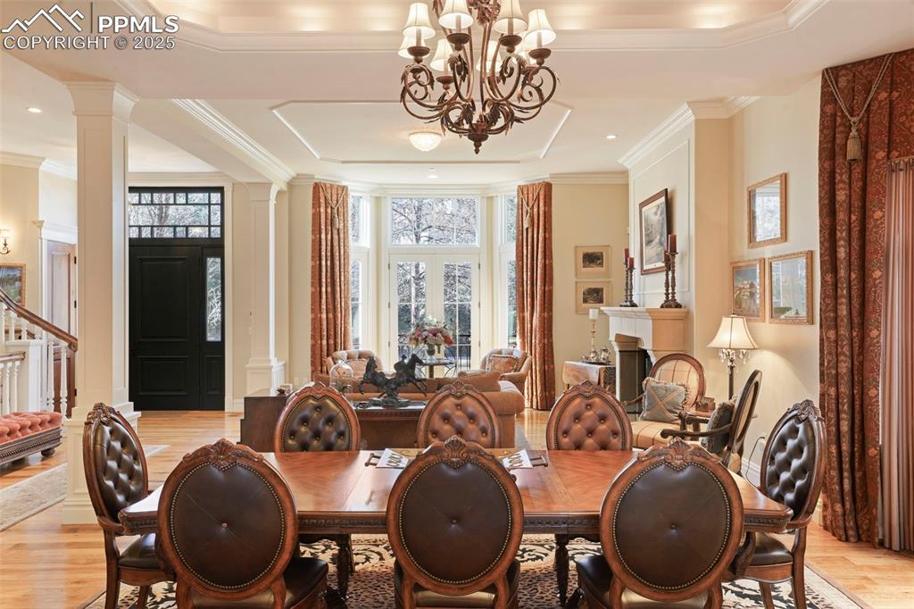 Image 14 of 31: Dining Area