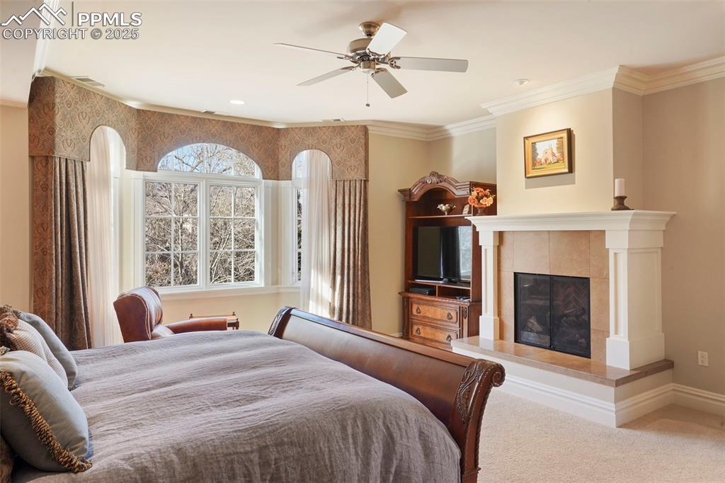 Image 15 of 31: Bedroom
