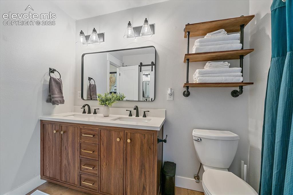 Image 14 of 46: Bathroom