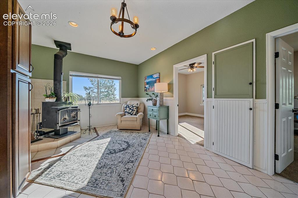 Image 18 of 46: Sitting Room