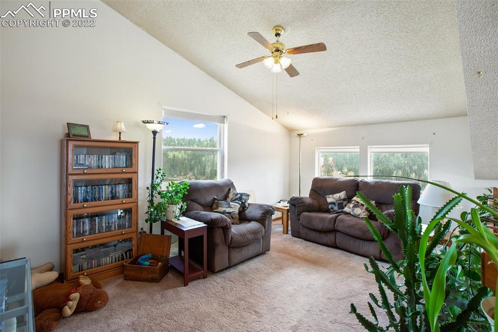 Listing 9395914, Image 15 of 39