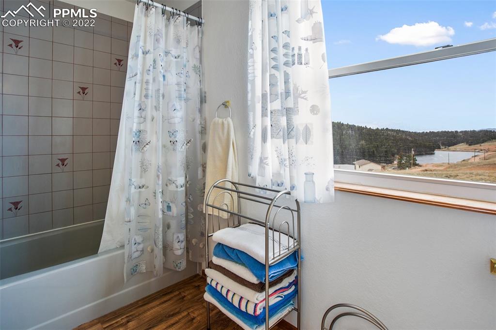 Listing 9395914, Image 24 of 39