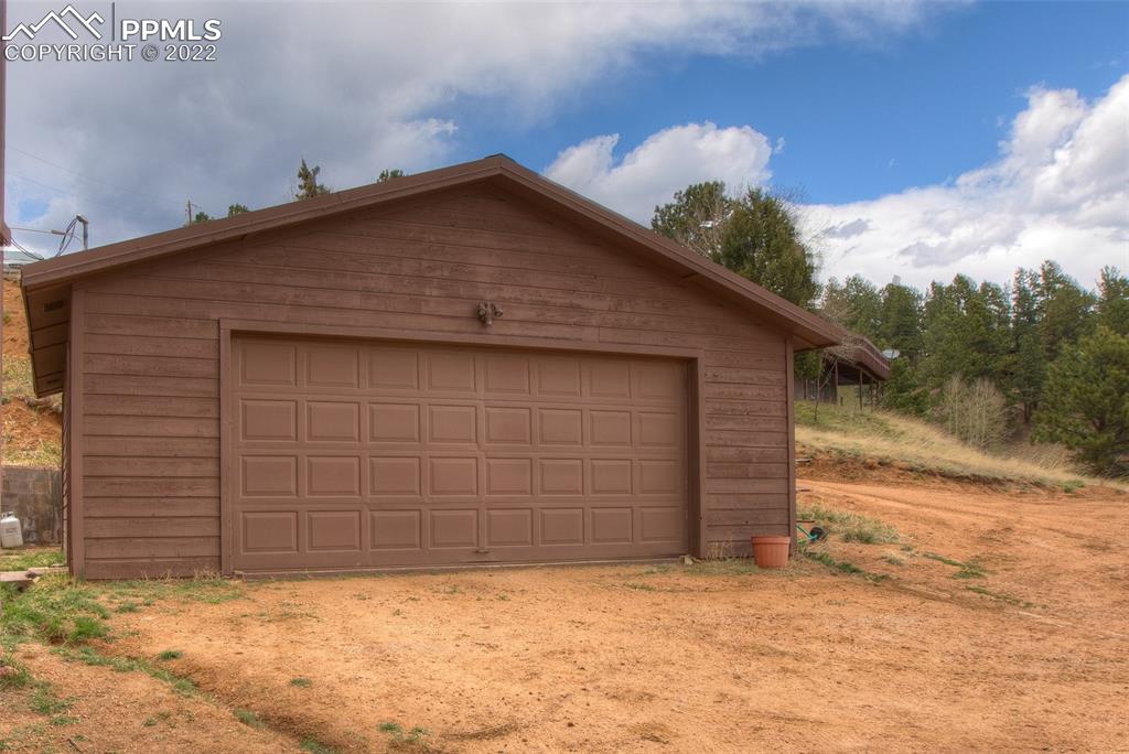 Listing 9395914, Image 31 of 39