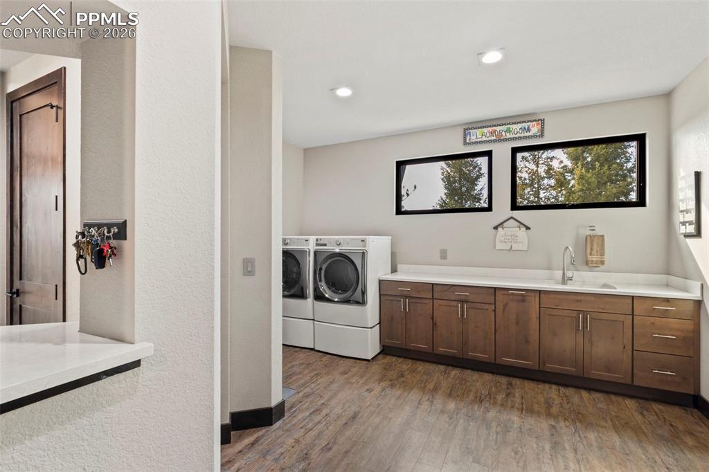 Image 20 of 50: Kitchen