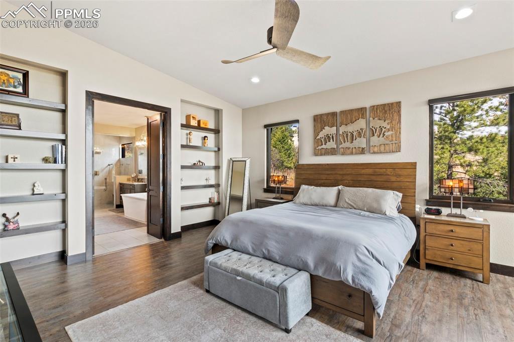 Image 24 of 50: Laundry