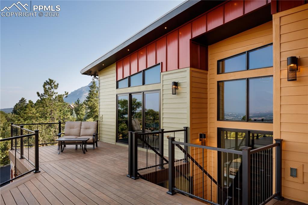 Image 41 of 50: Bedroom