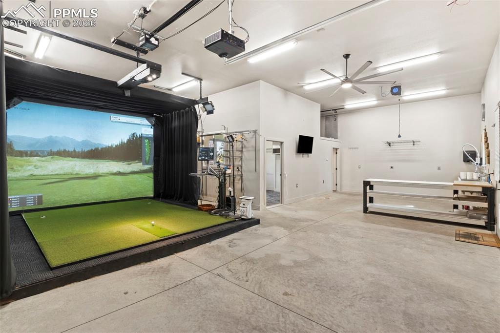 Image 47 of 50: Patio