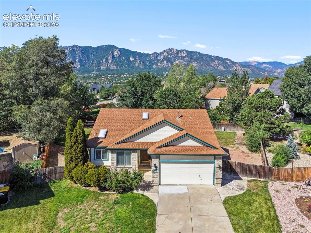 Image 3 of 50: Lovely home near the foothills!