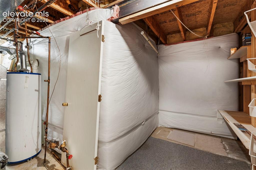 Image 37 of 50: Nice storage space in the utility room