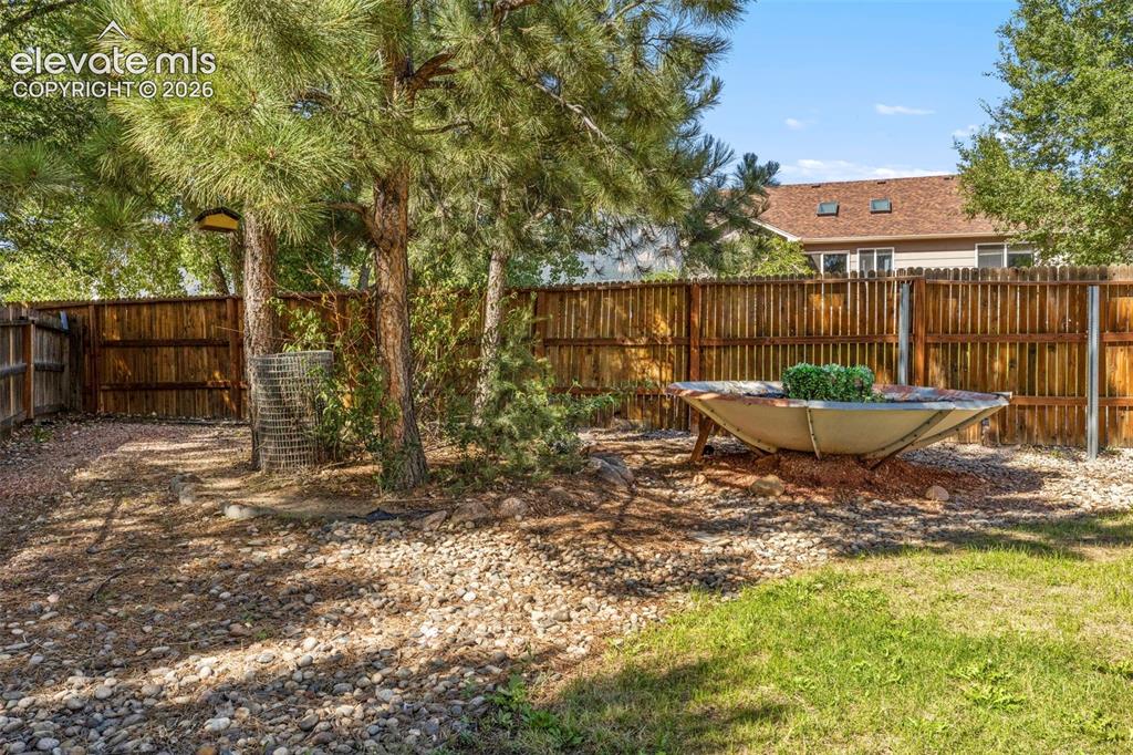 Image 43 of 50: Huge back yard!