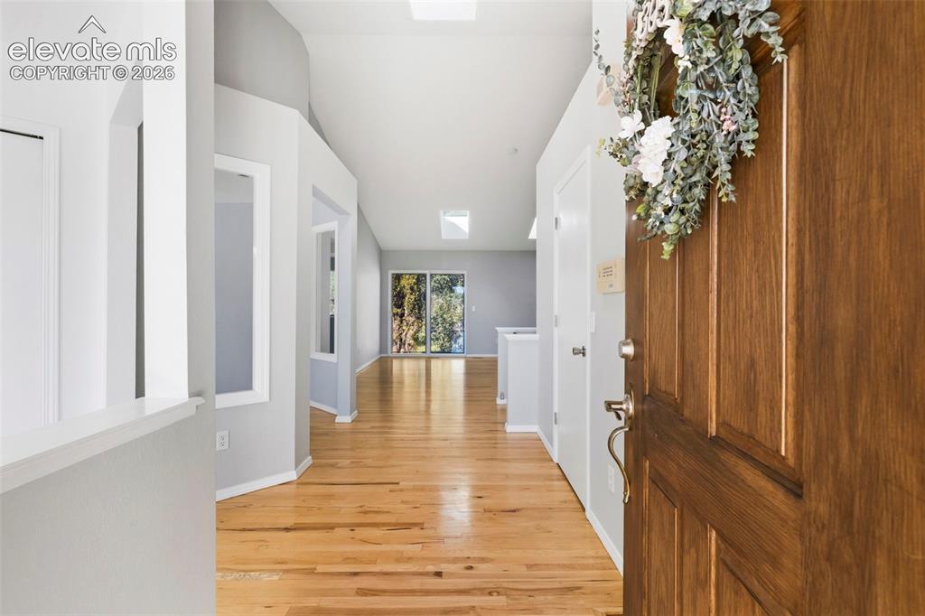 Image 9 of 50: Entry