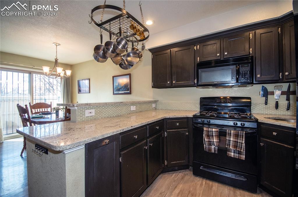 Image 13 of 35: Kitchen