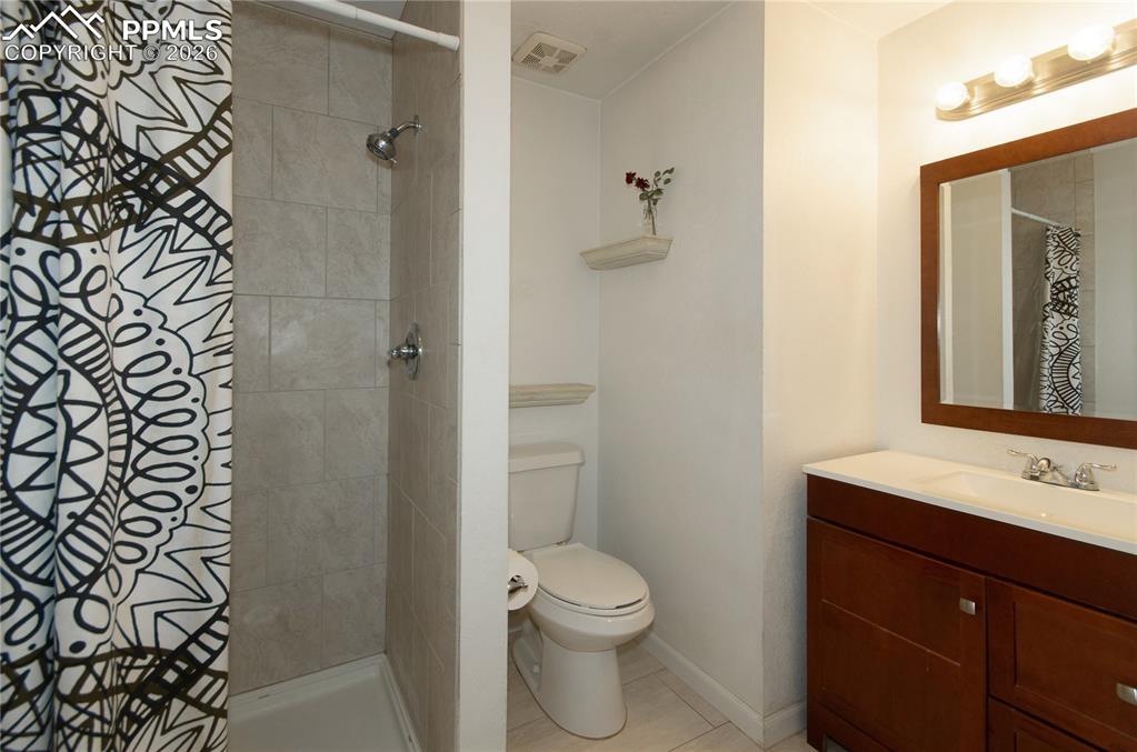 Image 17 of 35: Master Bathroom