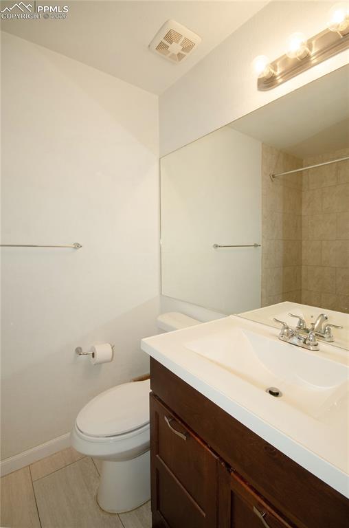 Image 22 of 35: Bathroom