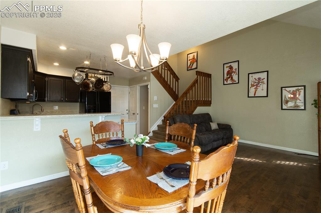 Image 6 of 35: Dining Area