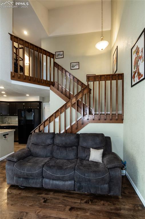 Image 9 of 35: Living Room