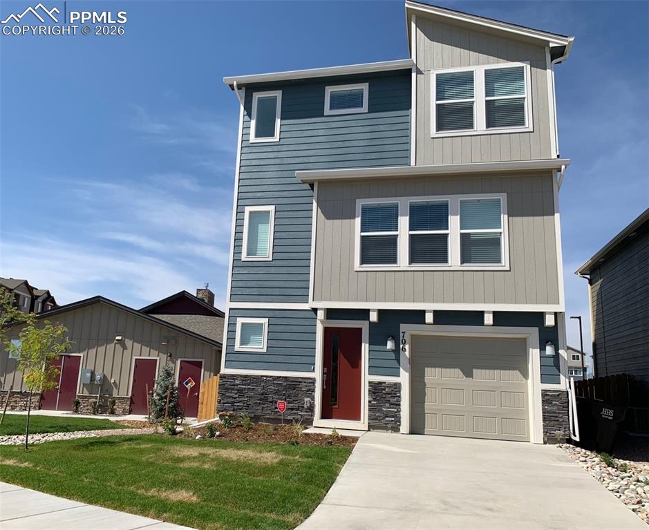 Image 1 of 23: Front of Structure