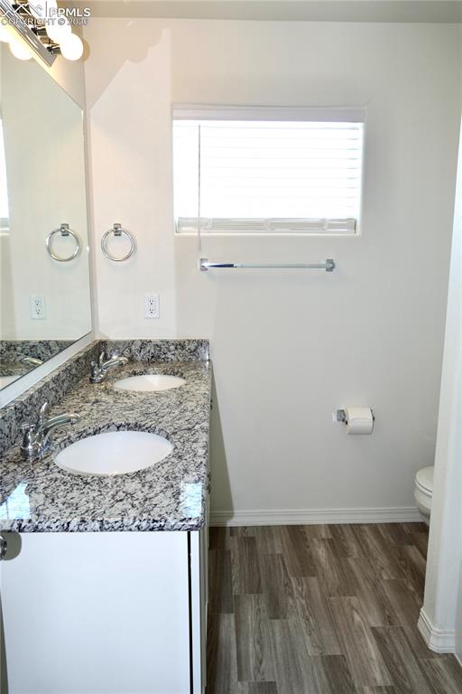 Image 7 of 23: Bathroom