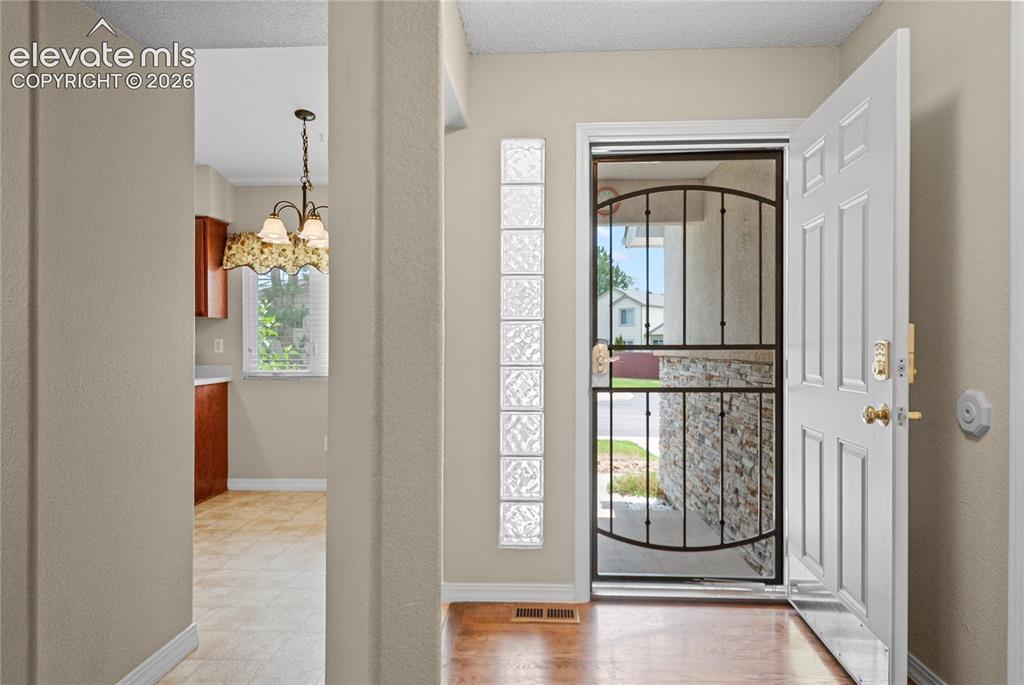 Image 10 of 21: Entry