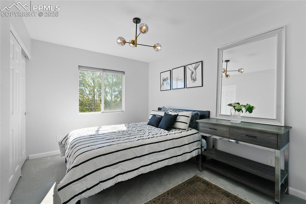 Image 19 of 45: Bedroom