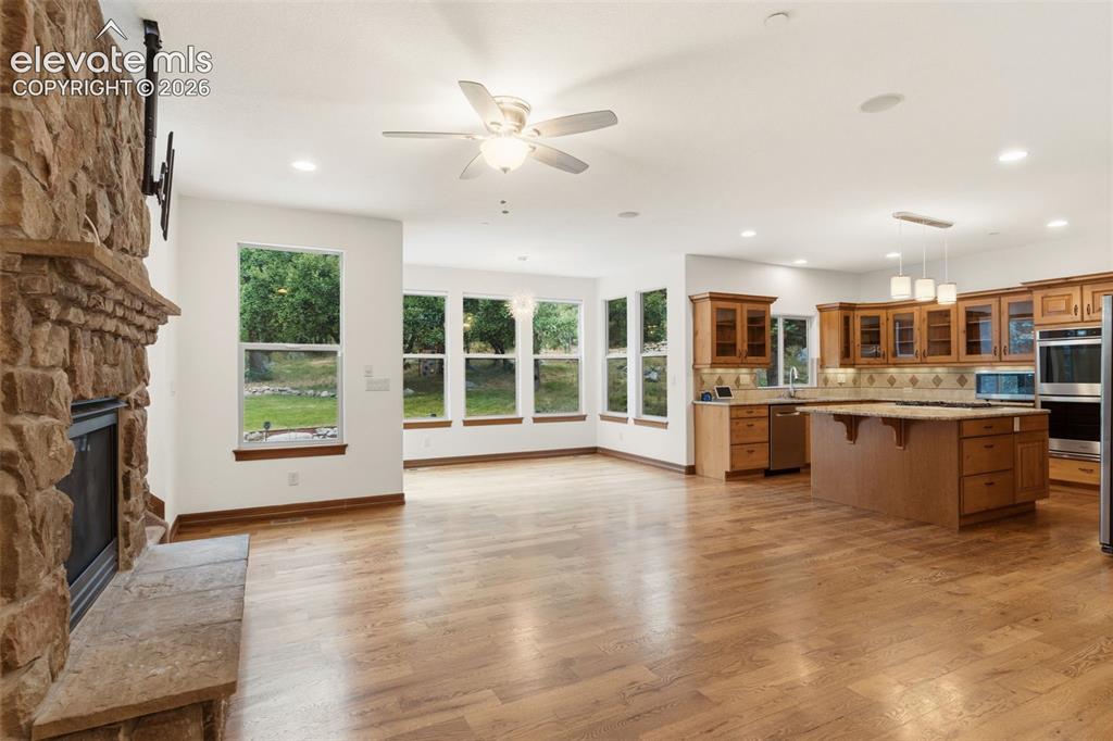 Image 15 of 48: Family Room