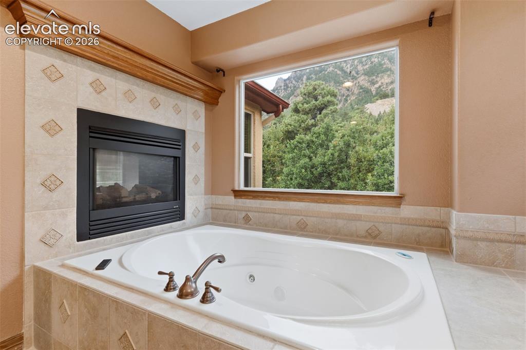 Image 23 of 48: Master Bathroom