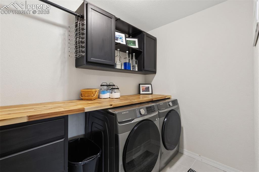 Image 17 of 48: Dining Area