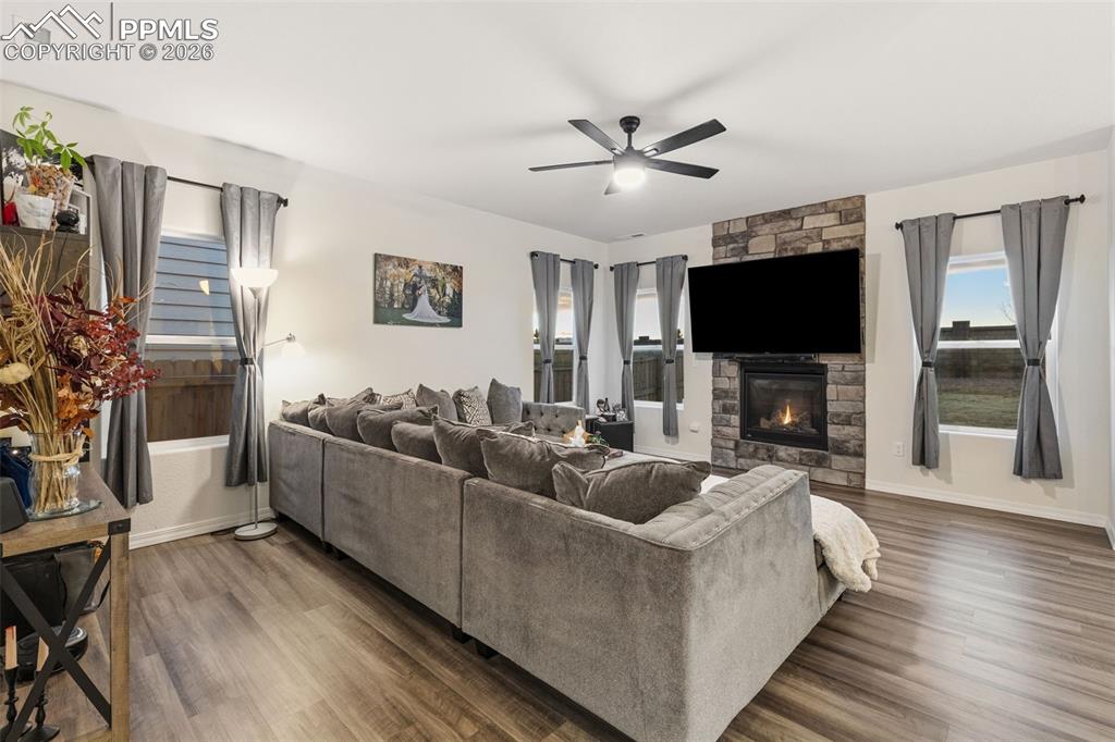 Image 6 of 48: Living Room