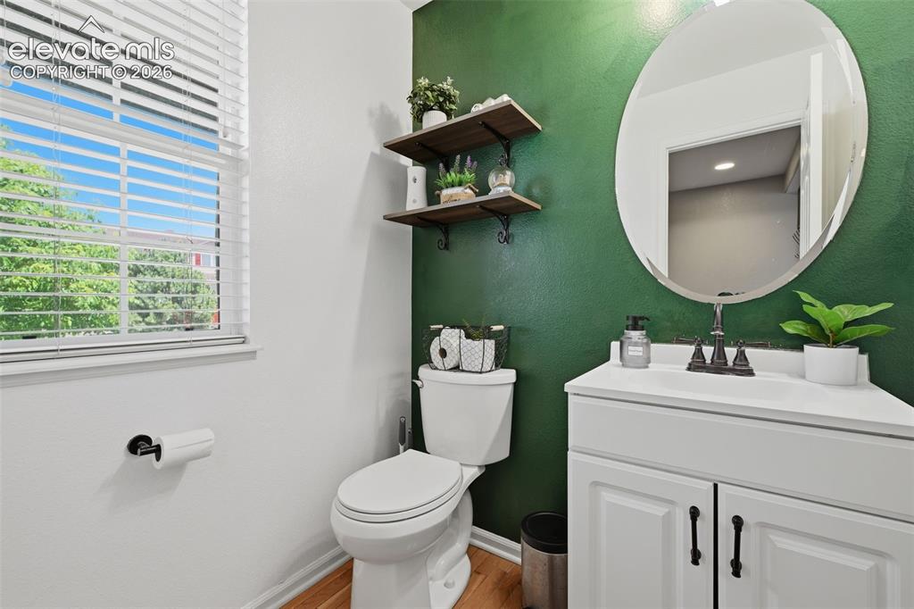 Image 12 of 32: Bathroom
