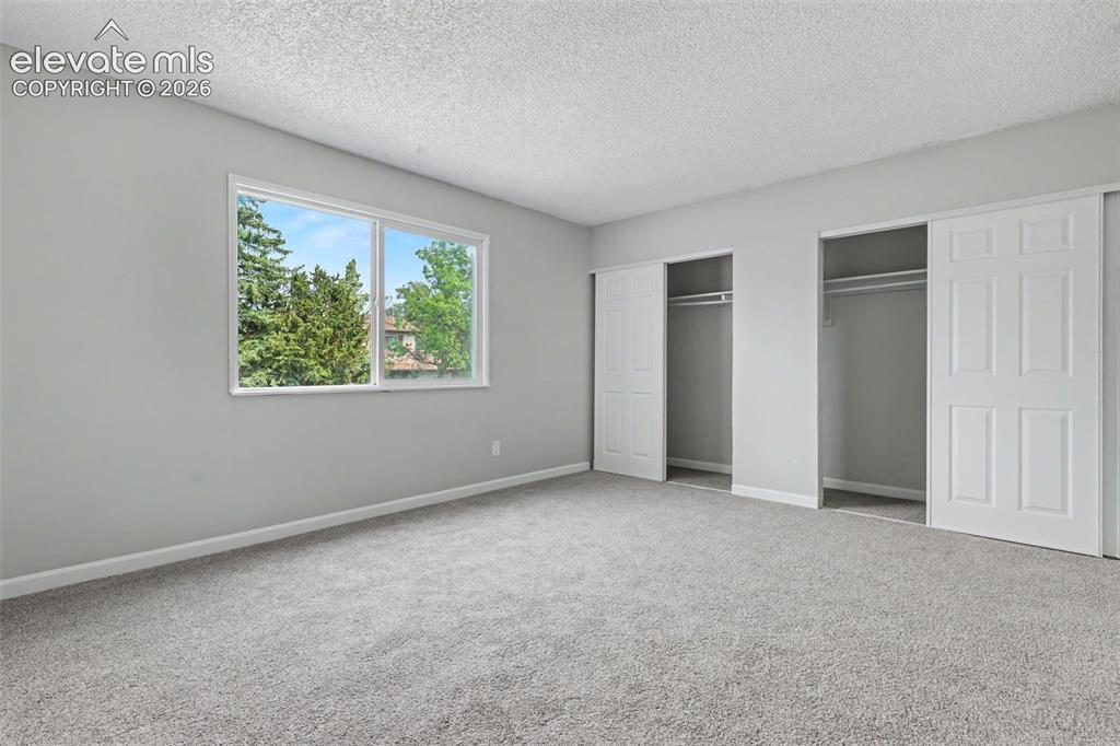 Image 18 of 33: Bedroom