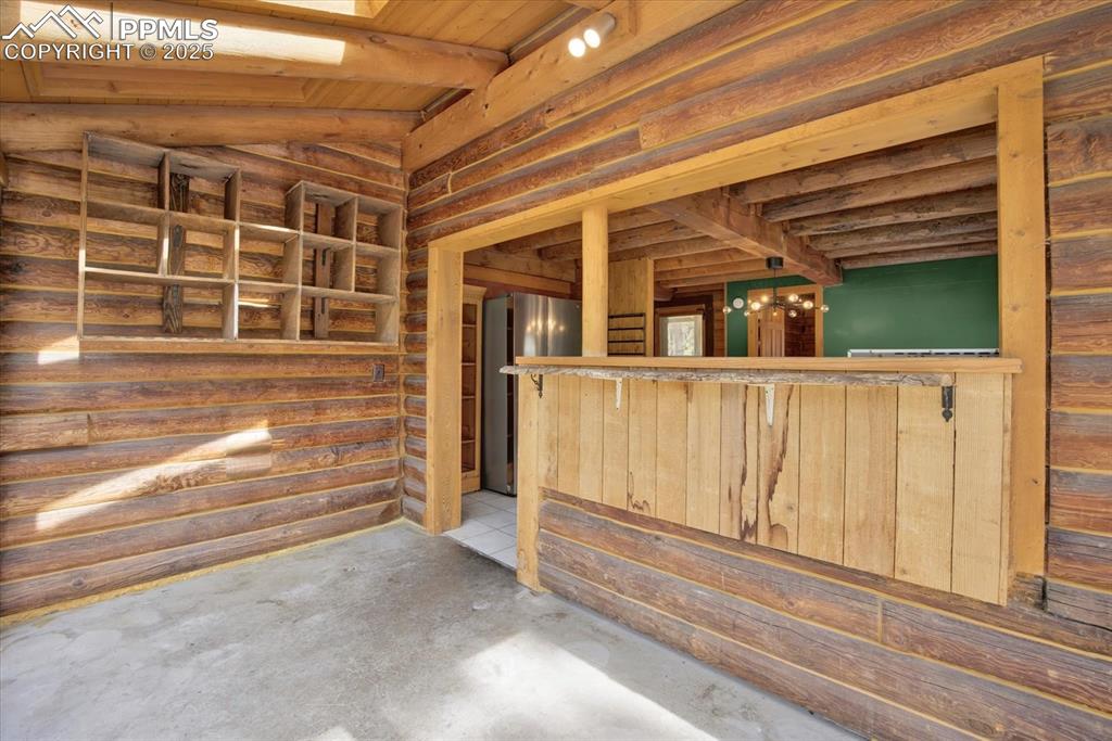 Image 19 of 45: Stable