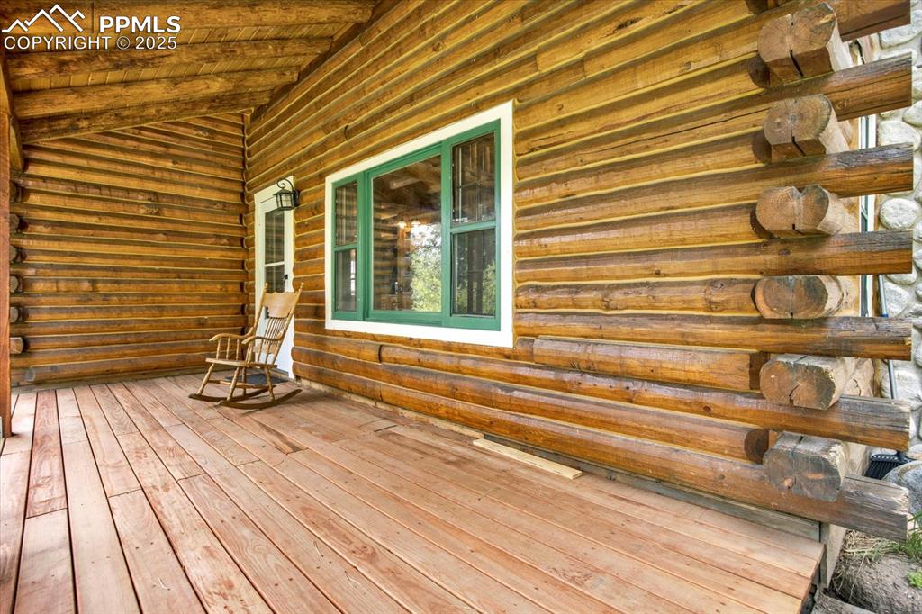 Image 6 of 45: Deck